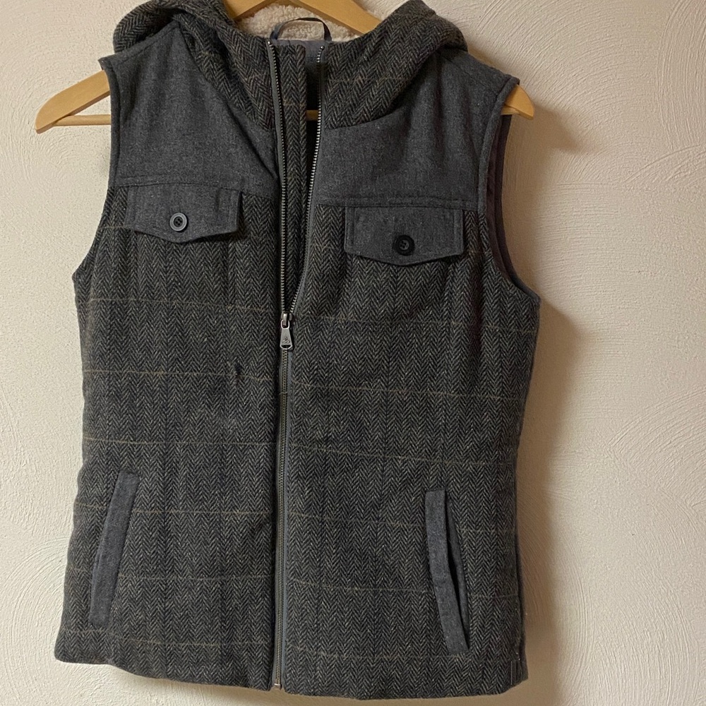 Prana Gray Hooded Vest with Button Pockets